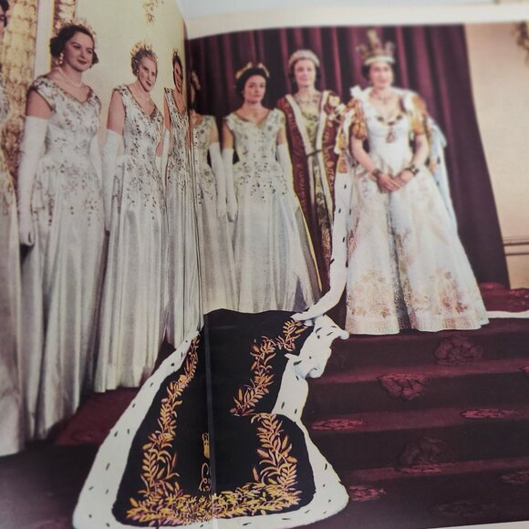 British Royal Coronation Memorabilia Books– British Monarchy Keepsakes - Picture 12 of 15
